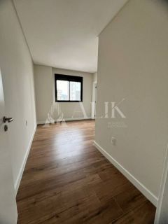 Excelente apartamento na  Meia Praia 3 suítes e 2 vagas ampla área de lazer