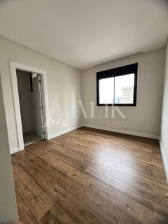 Excelente apartamento na  Meia Praia 3 suítes e 2 vagas ampla área de lazer