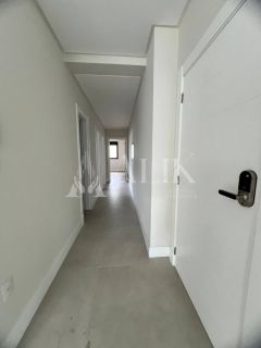 Excelente apartamento na  Meia Praia 3 suítes e 2 vagas ampla área de lazer