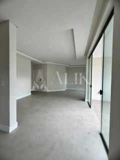 Excelente apartamento na  Meia Praia 3 suítes e 2 vagas ampla área de lazer