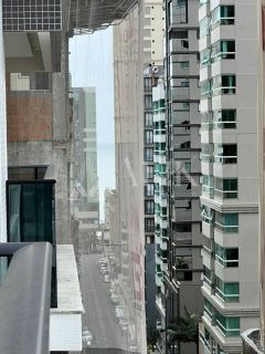Excelente apartamento na  Meia Praia 3 suítes e 2 vagas ampla área de lazer