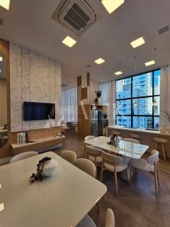 Excelente apartamento na  Meia Praia 3 suítes e 2 vagas ampla área de lazer