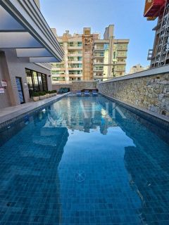 Excelente apartamento na  Meia Praia 3 suítes e 2 vagas ampla área de lazer
