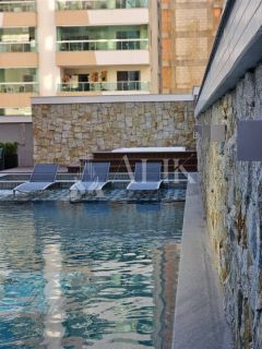 Excelente apartamento na  Meia Praia 3 suítes e 2 vagas ampla área de lazer