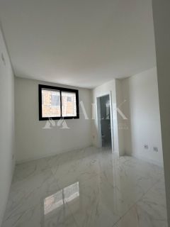 Excelente Apartamento na Meia Praia 3 suítes  2 vagas e lazer completo de R$ 1.490.000,00 por R$ 1.200.000,00