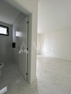 Excelente Apartamento na Meia Praia 3 suítes  2 vagas e lazer completo de R$ 1.490.000,00 por R$ 1.200.000,00