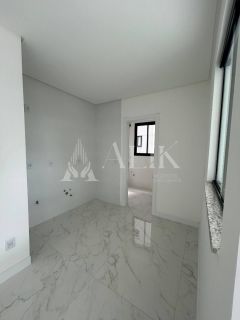 Excelente Apartamento na Meia Praia 3 suítes  2 vagas e lazer completo de R$ 1.490.000,00 por R$ 1.200.000,00