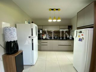 Excelente Apartamento Quadra Mar na Meia Praia 3 quartos sendo 1 suíte e 2 vagas de garagem