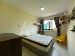 Excelente Apartamento Quadra Mar na Meia Praia 3 quartos sendo 1 suíte e 2 vagas de garagem