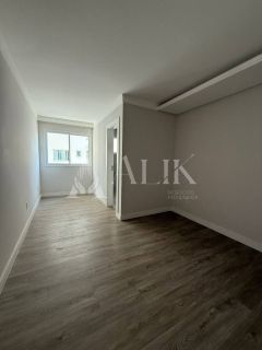 Apartamento na Meia Praia 3 suítes e 2 vagas ampla área de Lazer ( DE R$ 1.550.000,00 POR R$ 1.299.000,00 Á VISTA )