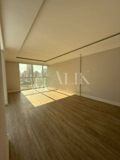 Apartamento na Meia Praia 3 suítes e 2 vagas ampla área de Lazer ( DE R$ 1.550.000,00 POR R$ 1.299.000,00 Á VISTA )