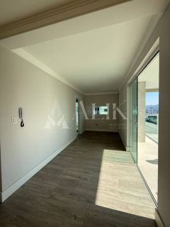 Apartamento na Meia Praia 3 suítes e 2 vagas ampla área de Lazer ( DE R$ 1.550.000,00 POR R$ 1.299.000,00 Á VISTA )