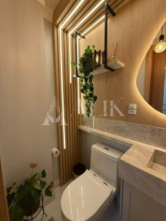 Apartamento Finamente Mobiliado e Decorado, sendo 2 suítes e 2 vagas de Garagem em Itapema