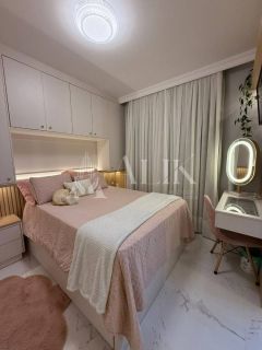 Apartamento Finamente Mobiliado e Decorado, sendo 2 suítes e 2 vagas de Garagem em Itapema