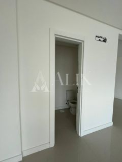 Apartamento Frente 2º Avenida - 3 suítes e 3 vagas Individuais, ampla área de Lazer completa com piscina aquecida( DE R$ 2.195.000,00  POR R$ 1.550.000,00 Á VISTA )