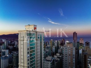 Apartamento Frente 2º Avenida - 3 suítes e 3 vagas Individuais, ampla área de Lazer completa com piscina aquecida( DE R$ 2.195.000,00  POR R$ 1.550.000,00 Á VISTA )