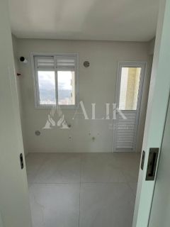 Apartamento Frente 2º Avenida - 3 suítes e 3 vagas Individuais, ampla área de Lazer completa com piscina aquecida( DE R$ 2.195.000,00  POR R$ 1.550.000,00 Á VISTA )