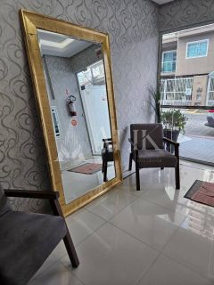 Excelente Apartamento finamente mobiliado 2 suítes e 2 vagas na Meia Praia