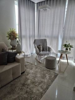 Excelente Apartamento finamente mobiliado 2 suítes e 2 vagas na Meia Praia