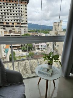Excelente Apartamento finamente mobiliado 2 suítes e 2 vagas na Meia Praia