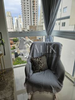 Excelente Apartamento finamente mobiliado 2 suítes e 2 vagas na Meia Praia