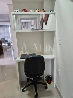 Excelente Apartamento finamente mobiliado 2 suítes e 2 vagas na Meia Praia