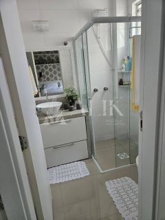 Excelente Apartamento finamente mobiliado 2 suítes e 2 vagas na Meia Praia