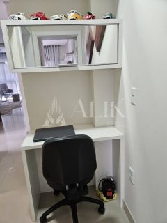 Excelente Apartamento finamente mobiliado 2 suítes e 2 vagas na Meia Praia