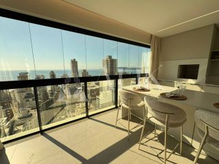 Showroom Linda Vista Mar 3 suítes 3 vagas e ampla área de lazer na Meia Praia