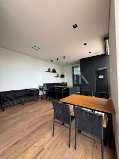 Excelente Apartamento 2 suítes finamente mobiliado área de lazer completa Chateau Avenue