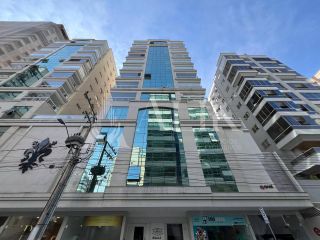 Excelente Apartamento 3 suítes e 2 vagas na Meia Praia Lazer completo ( 200 m do Mar)