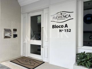 Excelente Apartamento 3 suítes e 2 vagas na Meia Praia Lazer completo ( 200 m do Mar)