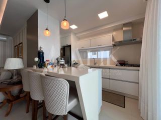 Excelente Apartamento 3 suítes e 2 vagas na Meia Praia Lazer completo ( 200 m do Mar)