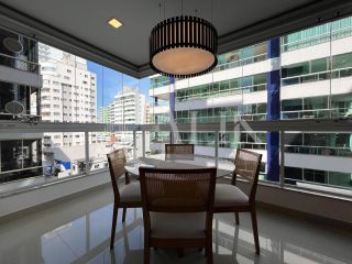 Excelente Apartamento 3 suítes e 2 vagas na Meia Praia Lazer completo ( 200 m do Mar)