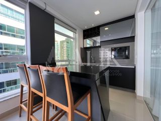 Excelente Apartamento 3 suítes e 2 vagas na Meia Praia Lazer completo ( 200 m do Mar)