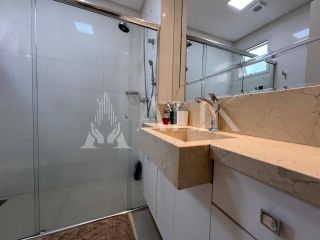 Excelente Apartamento 3 suítes e 2 vagas na Meia Praia Lazer completo ( 200 m do Mar)