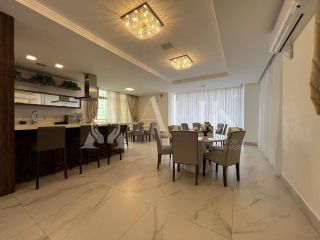 Excelente Apartamento 3 suítes e 2 vagas na Meia Praia Lazer completo ( 200 m do Mar)