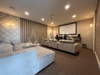 Excelente Apartamento 3 suítes e 2 vagas na Meia Praia Lazer completo ( 200 m do Mar)