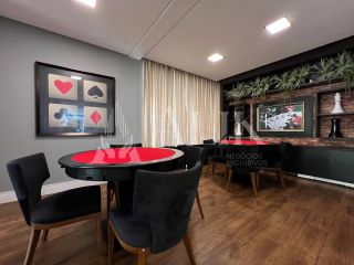 Excelente Apartamento 3 suítes e 2 vagas na Meia Praia Lazer completo ( 200 m do Mar)