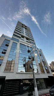 Oportunidade Meia Praia 3 suítes e 2 vagas área de lazer completa de R$ 1.500.000,00 por R$ 949.000,00 á vista