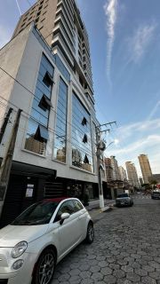 Oportunidade Meia Praia 3 suítes e 2 vagas área de lazer completa de R$ 1.500.000,00 por R$ 949.000,00 á vista