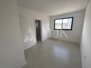 Oportunidade Meia Praia 3 suítes e 2 vagas área de lazer completa de R$ 1.500.000,00 por R$ 949.000,00 á vista