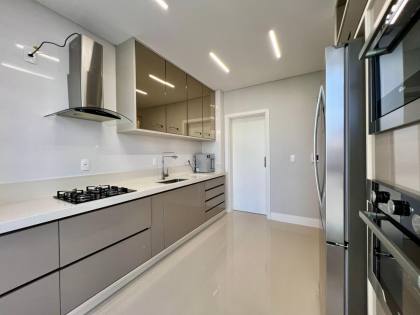 Excelente Apartamento mobiliado  3 Suítes com lazer completo   100 m mar (proximo ao píer)