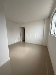 Excelente Apartamento Quadra Mar Meia Praia 3 suítes e 3 vagas lazer completo Próx ao Píer