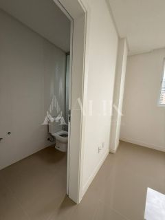 Excelente Apartamento Quadra Mar Meia Praia 3 suítes e 3 vagas lazer completo Próx ao Píer