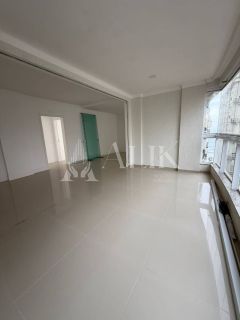 Excelente Apartamento Quadra Mar Meia Praia 3 suítes e 3 vagas lazer completo Próx ao Píer