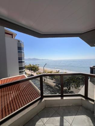Apartamento FRENTE MAR com 3 quartos 1 suítes no bairro MEIA PRAIA em Itapema