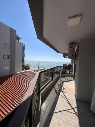 Apartamento FRENTE MAR com 3 quartos 1 suítes no bairro MEIA PRAIA em Itapema