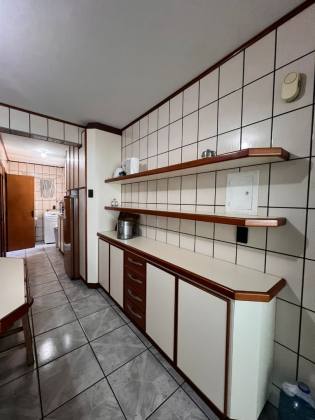 Apartamento FRENTE MAR com 3 quartos 1 suítes no bairro MEIA PRAIA em Itapema