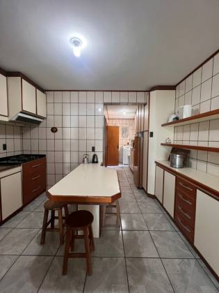 Apartamento FRENTE MAR com 3 quartos 1 suítes no bairro MEIA PRAIA em Itapema